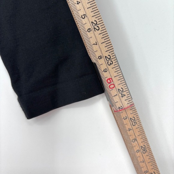 Lululemon Glow and Gleam Bodysuit Sz 6 Black Long Sleeve Seamless Ribbed Striped - Picture 15 of 15